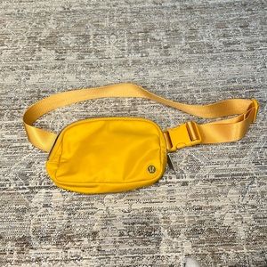 lululemon everywhere belt bag